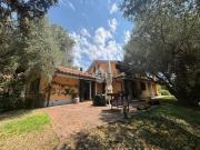 Case e ville in vendita di 228 m² in Via Altair, 8