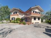 Case e ville in vendita di 230 m²