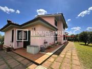 Case e ville in vendita di 230 m² in Contrada Vallicero, 20