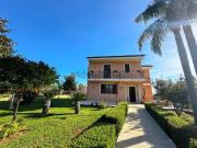 Case e ville in vendita di 230 m² in Strada Tremmilia