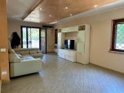 Case e ville in vendita di 230 m² in Via Aurora