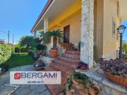 Case e ville in vendita di 230 m² in Via Beato Padre Pio, 5