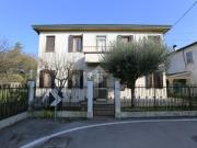 Case e ville in vendita di 230 m² in Via Ciro Menotti, 11