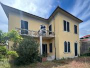 Case e ville in vendita di 230 m² in Via Dante Alighieri, 7