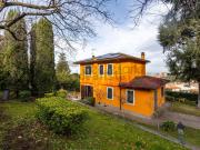 Case e ville in vendita di 229 m² in Via dei Laghi, 8500
