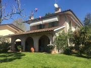 Case e ville in vendita di 230 m² in Via Della Barbiera