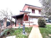 Case e ville in vendita di 230 m² in Via I° Maggio