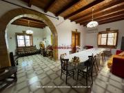 Case e ville in vendita di 230 m² in Via Loreto, 284