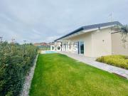 Case e ville in vendita di 230 m² in Via Montebello