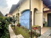 Case e ville in vendita di 230 m² in Via Novara