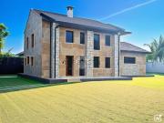 Case e ville in vendita di 230 m² in Via Onaro