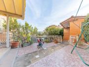 Case e ville in vendita di 230 m² in Via Rocco...