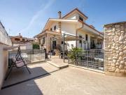 Case e ville in vendita di 230 m² in Via Subiaco