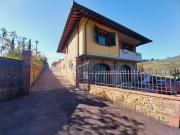 Case e ville in vendita di 230 m² in Via Volterrana, 82