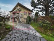 Case e ville in vendita di 232 m² in Via Cairate, 16