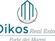 Case e ville in vendita di 232 m² in Via Roma Imperiale