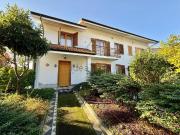 Case e ville in vendita di 233 m² in Via Brandizzo, 35