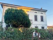 Case e ville in vendita di 233 m² in Via Vittorio Veneto