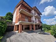 Case e ville in vendita di 235 m² in Via Degli Astri, 69