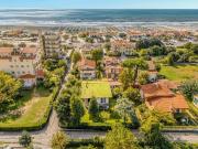 Case e ville in vendita di 235 m² in Via Vittorio...