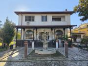 Case e ville in vendita di 236 m² in Via Bitti, 136