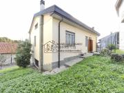 Case e ville in vendita di 236 m² in Via Francesco...