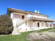 Case e ville in vendita di 445 m² in Via Canale, 8