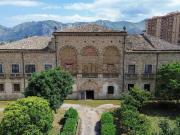 Case e ville in vendita di 2400 m² in Corso Calatafimi, 634