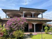 Case e ville in vendita di 240 m²