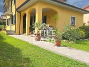 Case e ville in vendita di 240 m²