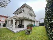 Case e ville in vendita di 240 m²