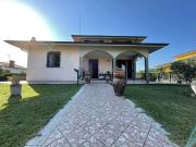 Case e ville in vendita di 240 m²