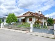 Case e ville in vendita di 240 m²