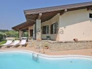 Case e ville in vendita di 240 m²