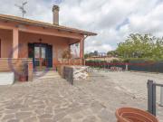 Case e ville in vendita di 240 m² in Strada Casal Roberto