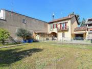 Case e ville in vendita di 240 m² in Via Don Giovanni...