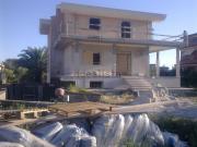 Case e ville in vendita di 240 m² in Via Etna, 17