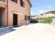 Case e ville in vendita di 240 m² in Via Milano, 147