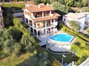 Case e ville in vendita di 240 m² in Via Pulciano Gaino, 23