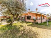 Case e ville in vendita di 240 m² in Via Rifiano