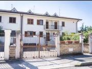 Case e ville in vendita di 240 m² in Via San Giuliano Sura