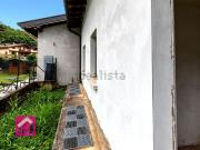 Case e ville in vendita di 240 m² in Via Valpiana