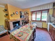 Case e ville in vendita di 240 m² in Via Vittorio Bachelet