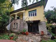 Case e ville in vendita di 240 m² in Viale Alcide De...