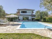 Case e ville in vendita di 242 m² in Via Matteucci, 9