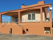 Case e ville in vendita di 242 m² in Via Scalelle