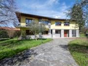 Case e ville in vendita di 243 m² in Via Edoardo...