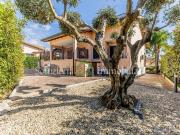 Case e ville in vendita di 245 m² in Via Afrodite