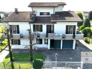 Case e ville in vendita di 245 m² in Via Guglielmo Marconi