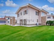 Case e ville in vendita di 246 m² in Via Maifreni